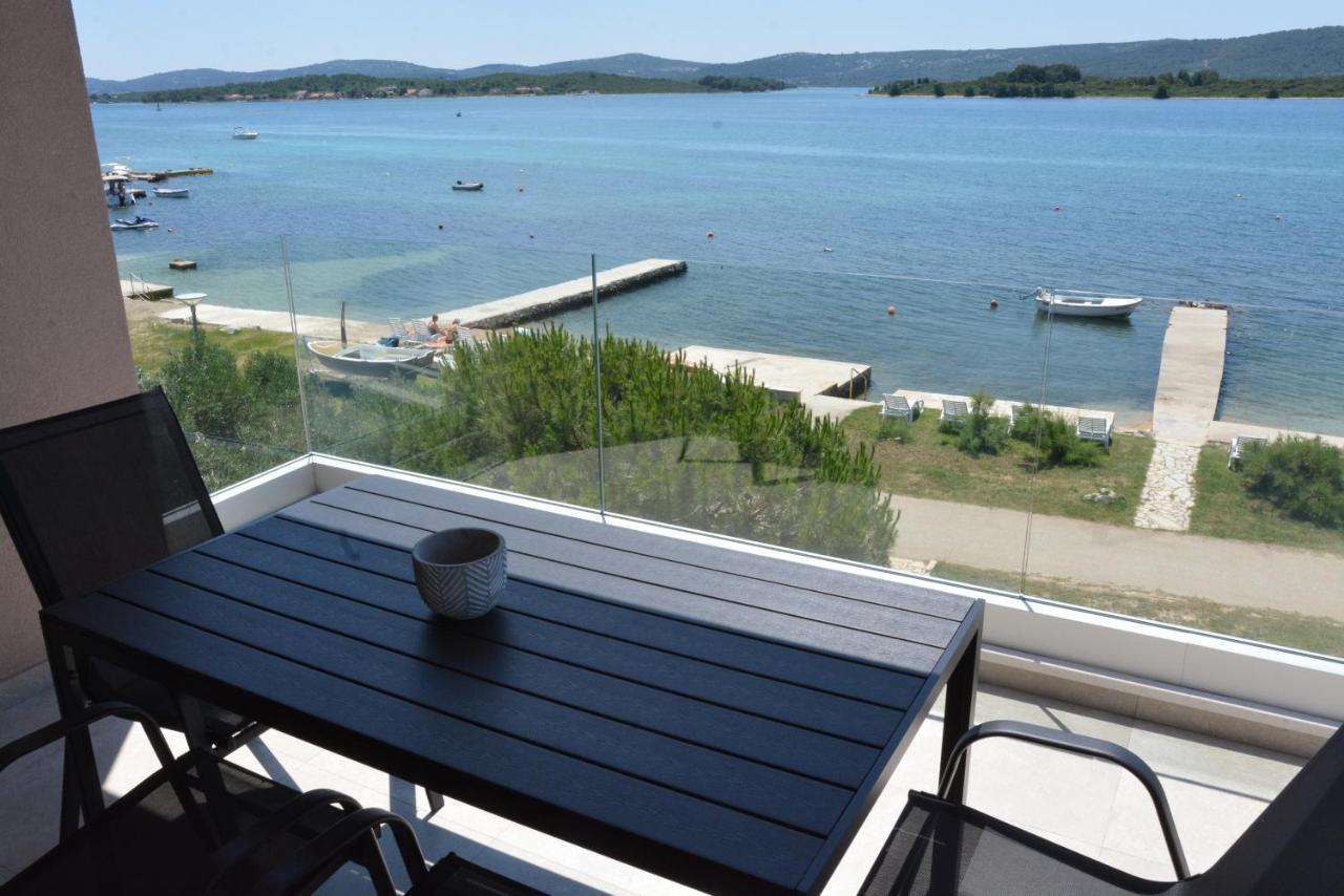 Sole Lägenhet Turanj Exteriör bild