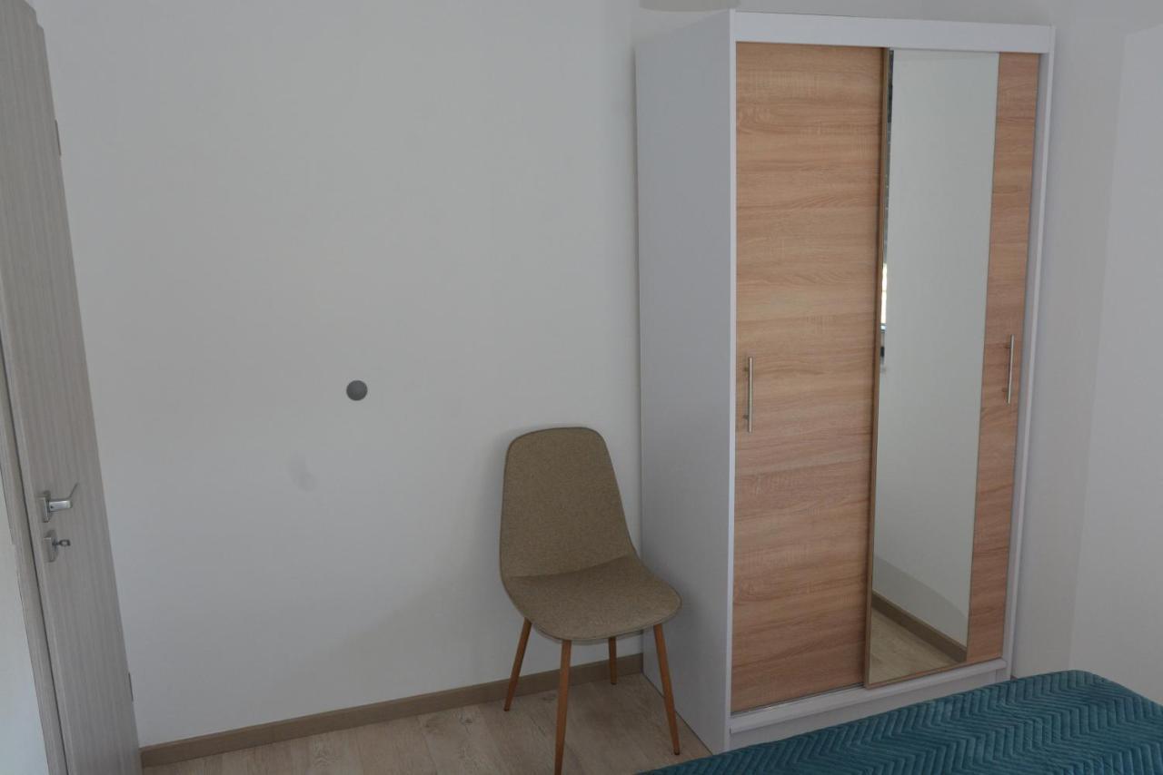 Sole Lägenhet Turanj Exteriör bild