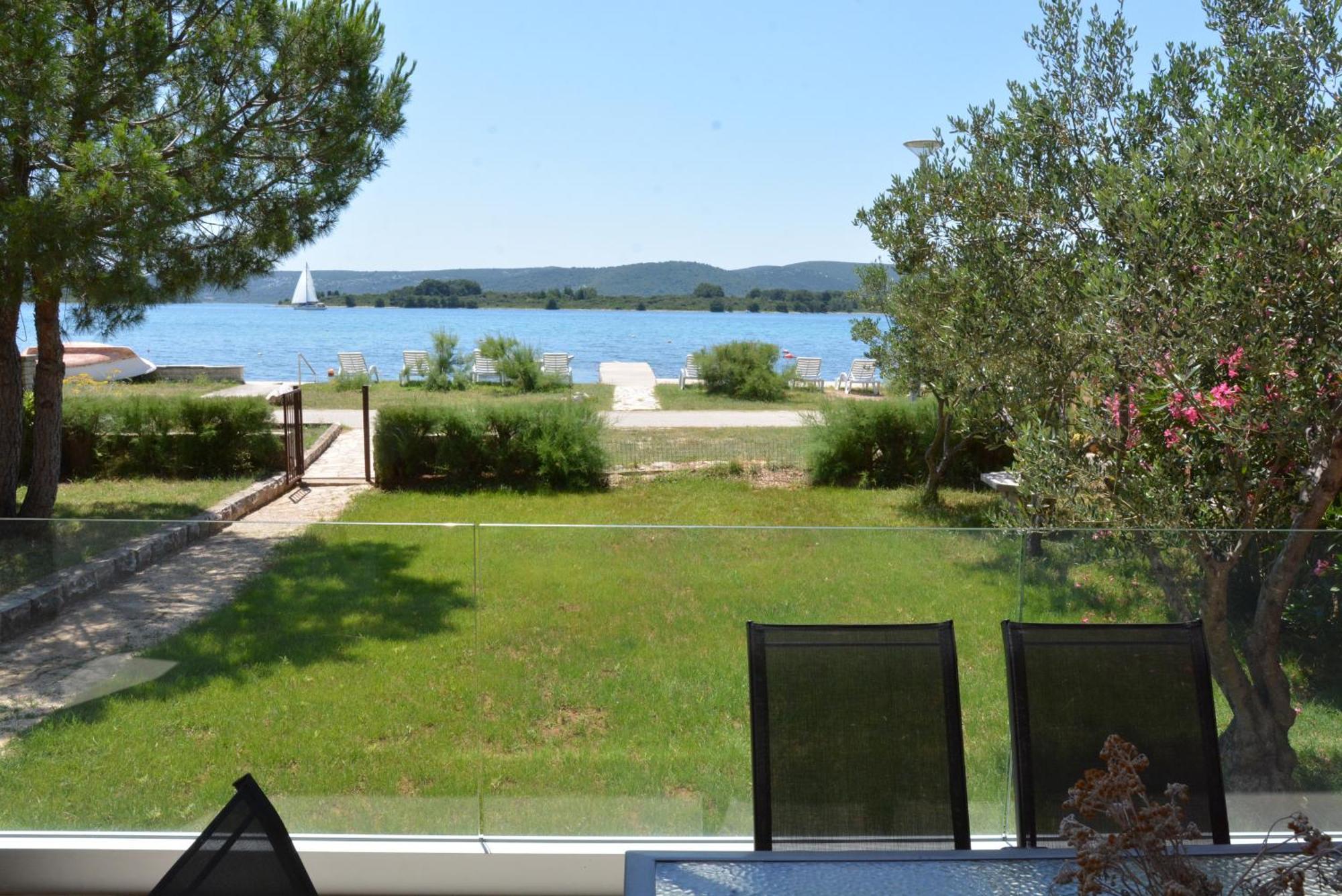 Sole Lägenhet Turanj Exteriör bild